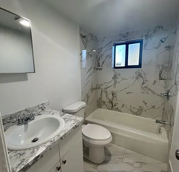2545 Taft St #104 — Photo 12
