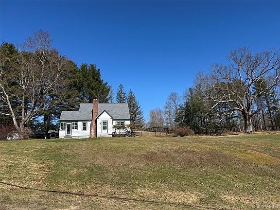 2nd image of 793 Fiddlers Bridge Rd