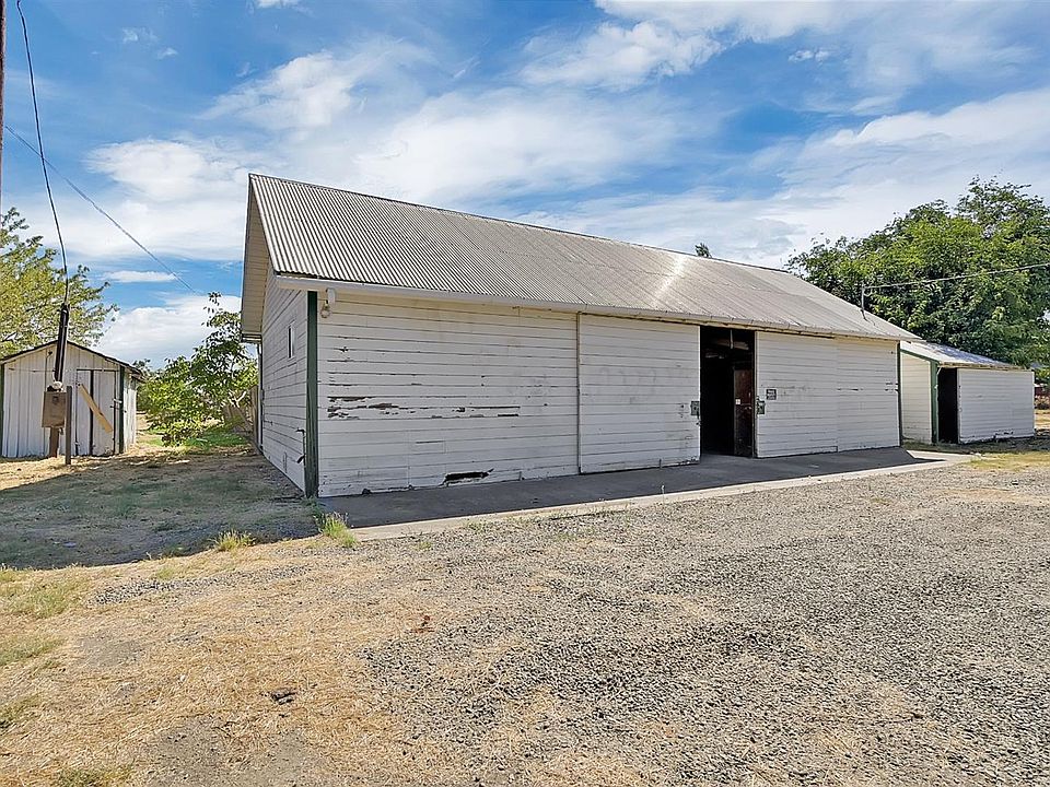 1st image of 2441 Elmer Ave