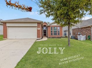 808 Rio Bravo Dr, Haslet, TX 76052