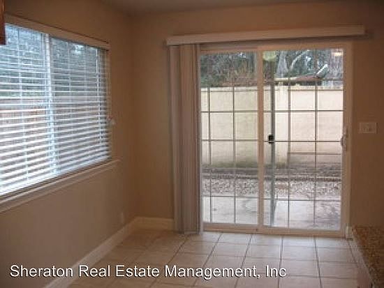 2nd image of 958 Myrtle Ave Unit 3