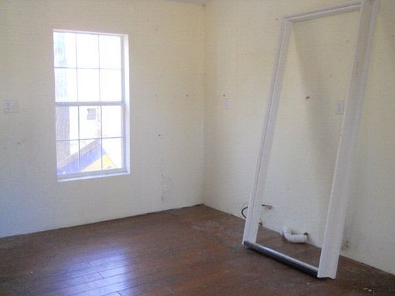 2nd image of 107 Solomon St
