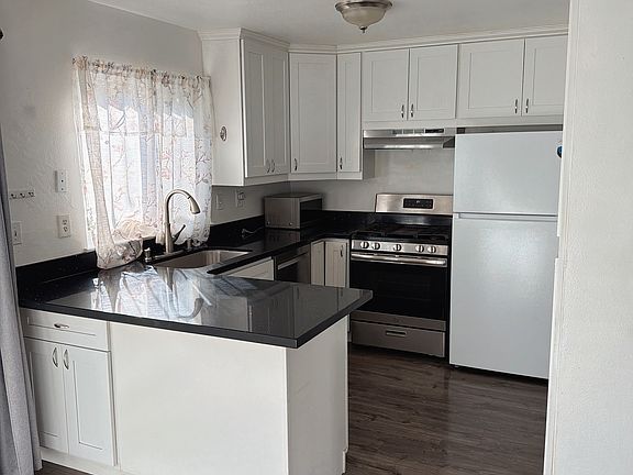 3rd image of 3788 Marlboro Way