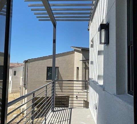 Homesite 54 - Front Balcony