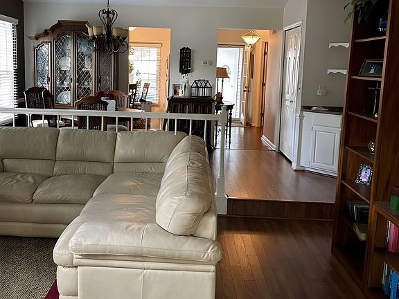 3rd image of 225 Westwind Dr Unit 5