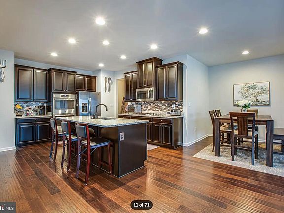 4th image of 25 White Chapel Ln
