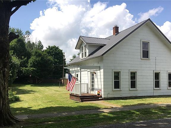 4th image of 121 W Elm St