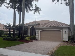 2733 Meadowood Dr, Weston, FL 33332
