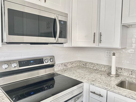 5th image of 706 Normandy Ln #706-O