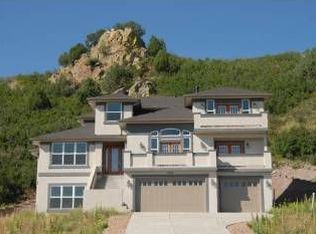 5378 Country Club Dr, Larkspur, CO 80118