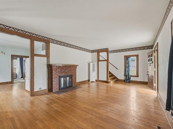 4th image of 820 N A St
