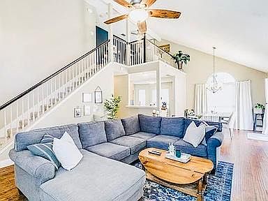 2nd image of 1808 Sunflower Ln