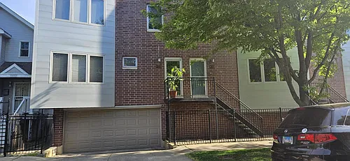 2457 W Homer St Photo 1