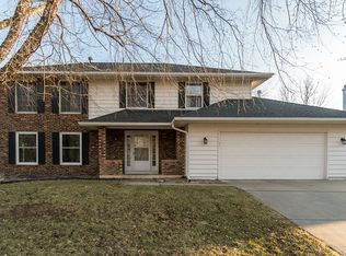 409 Wilton Dr NE, Cedar Rapids, IA 52402
