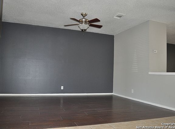 3rd image of 9522 Alderwood