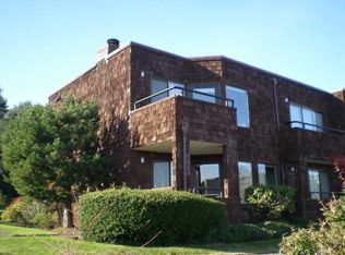 5926 S Riveridge Ln, Portland, OR 97239