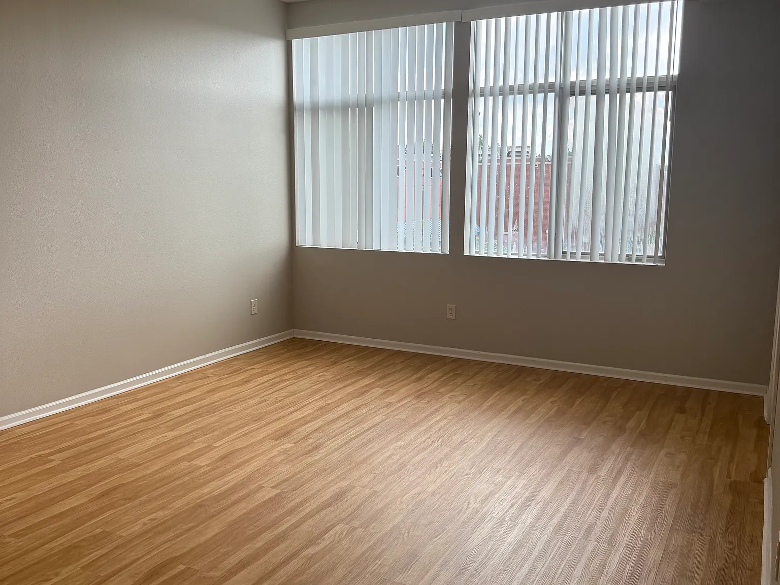 Studio, 550 sqft, $950 — Photo 3