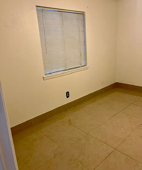 8372 Leamont Dr — Photo 34