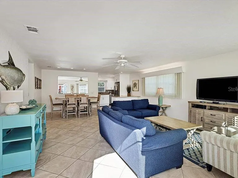 6154 Midnight Pass Rd #A-18 — Photo 2