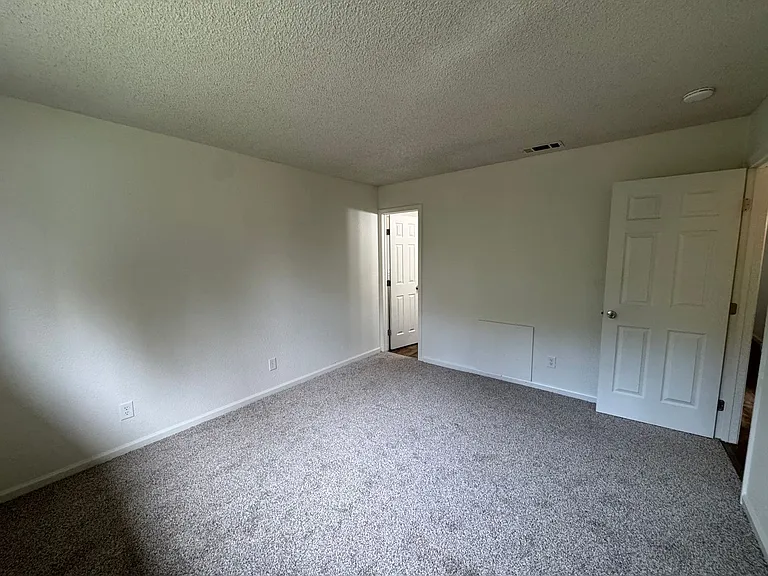 1661 Juneau Ct — Photo 9