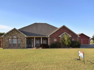 24 Prairie View Dr, Elgin, OK 73538
