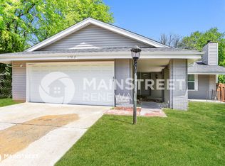 1702 Barkwood Dr, Florissant, MO