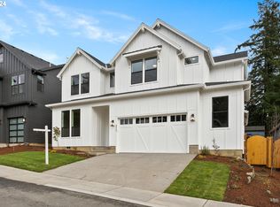 8044 SW Knudsen Pl, Portland, OR 97223
