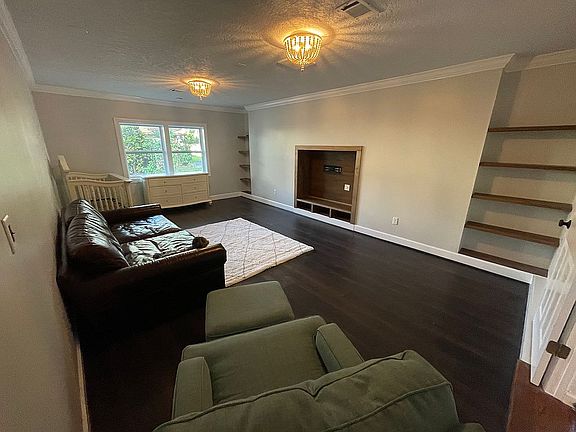 5th image of 15912 Northlake Village Dr