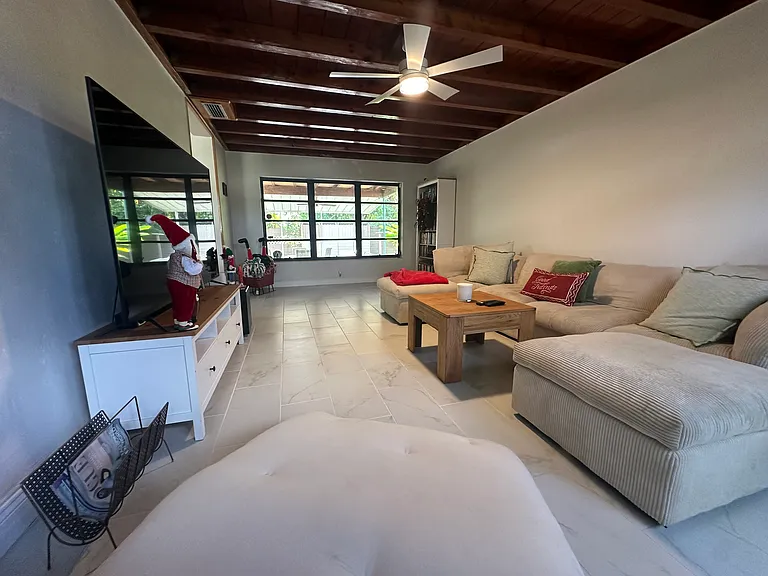 7910 SW 15th St — Photo 22