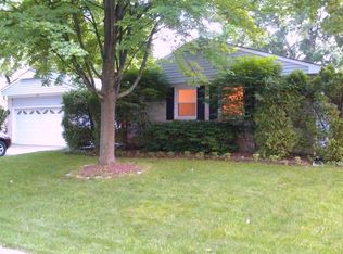 870 Belmar Ln, Buffalo Grove, IL 60089