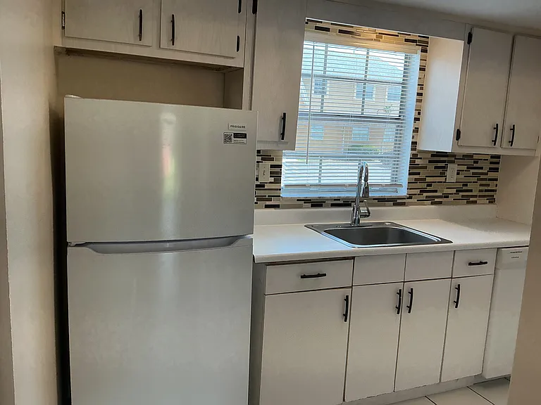 179 Ulster Ln — Photo 3