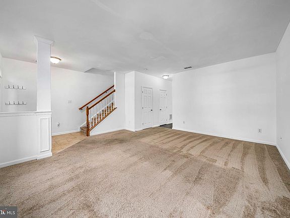 4th image of 709 Observatory Dr