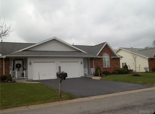 5204 Magnolia Dr #B, Lockport, NY 14094