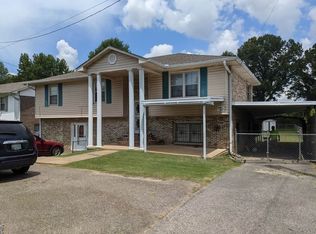 2784 Elmwood Dr, Humboldt, TN 38343