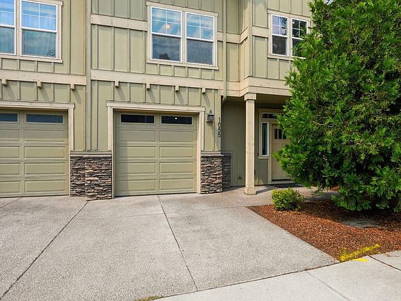 3rd image of 1055 SE Leonel Ln