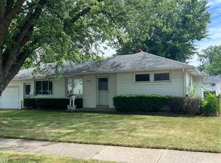 29000 Manhattan St, Saint Clair Shores, MI 48081