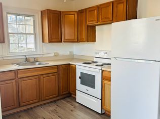 135 W Main St APT 3, Elkton, MD 21921