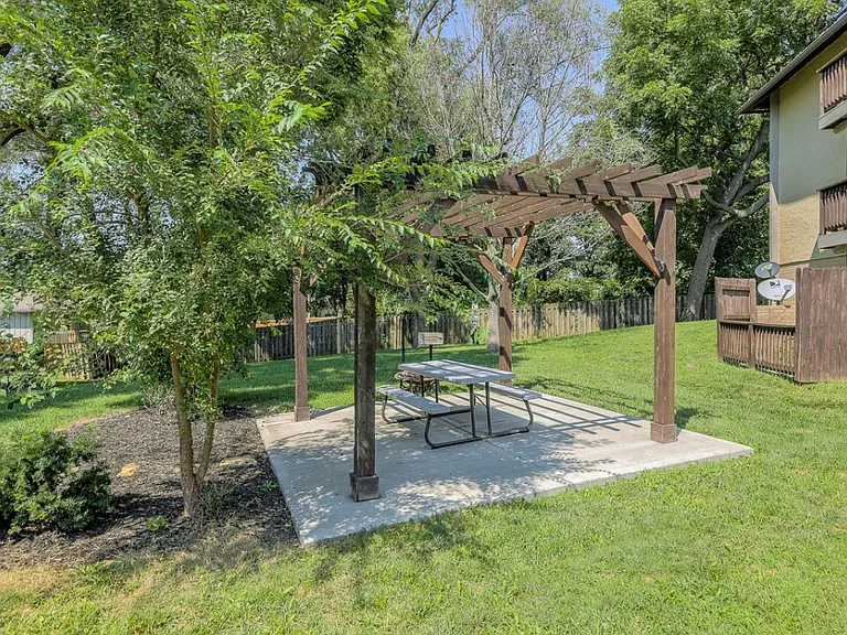 9400-9430 W 81st St — Photo 5
