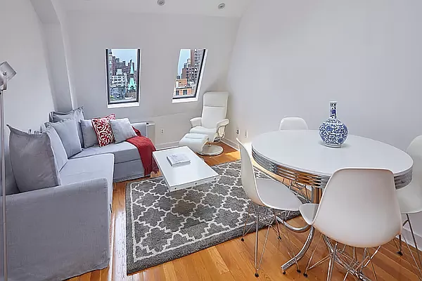 Rented by BLU Real Estate | media 9