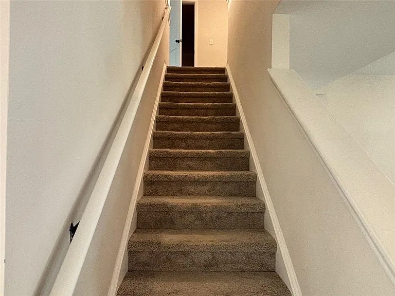 404 Fox Creek Dr — Photo 11