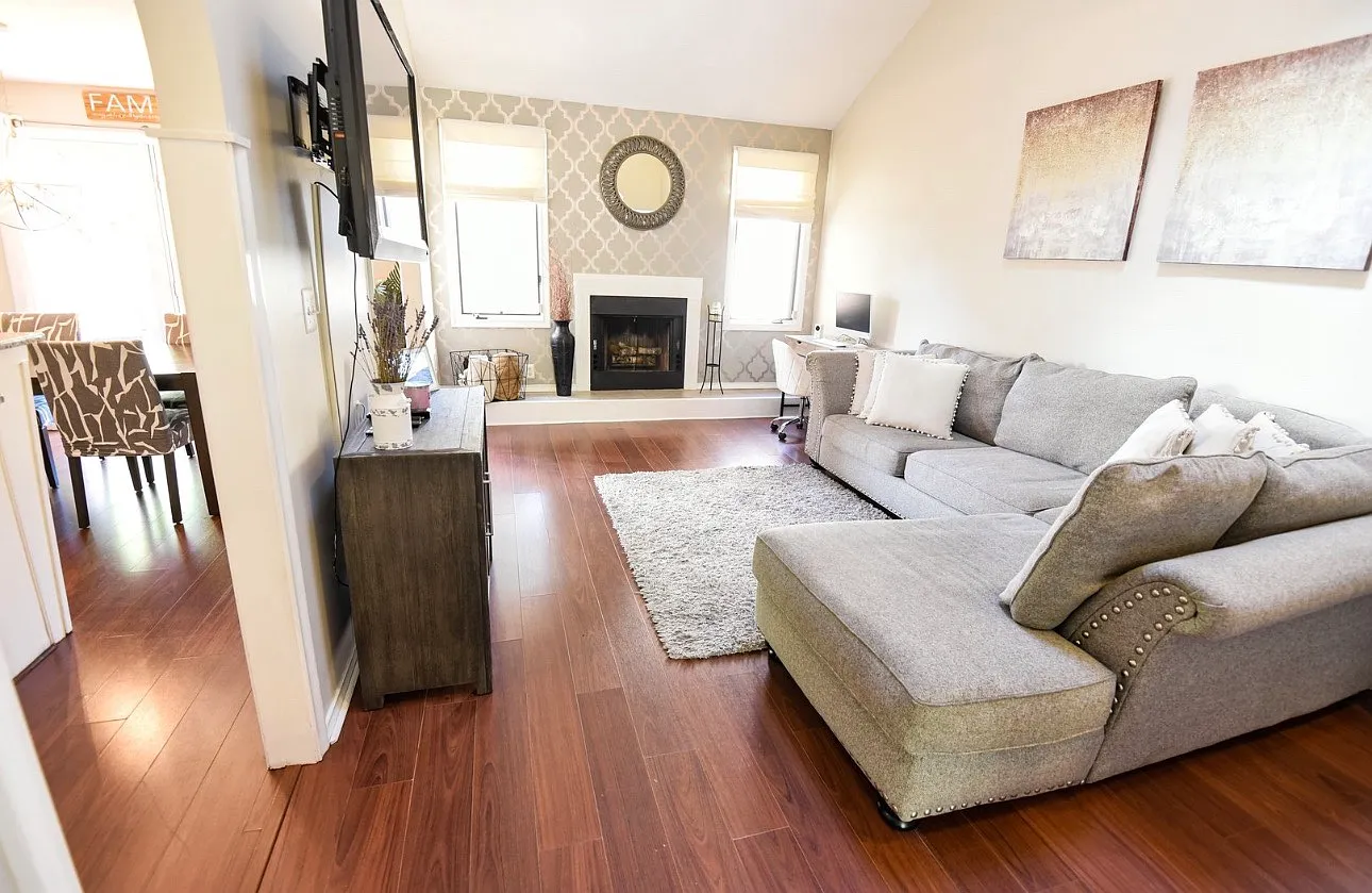 90 Copper Beech Dr — Photo 3