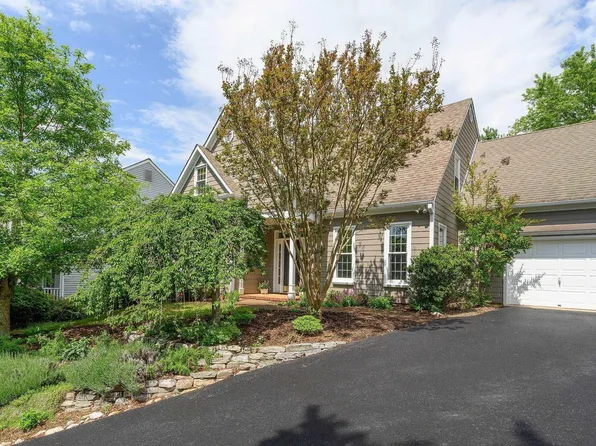 1071 Old Fox Trail Ln, Crozet, VA 22932