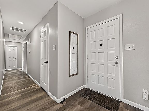 4th image of 14215 Locke Ln