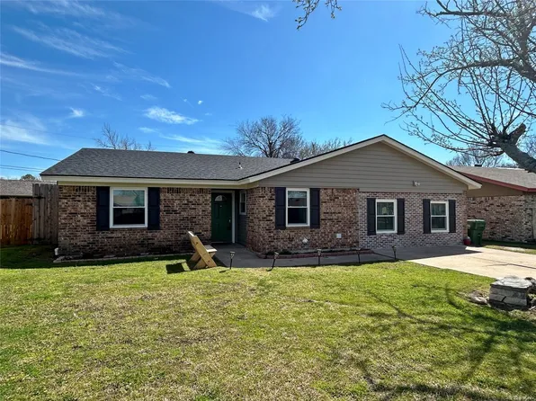 6236 Douglas Dr, Watauga, TX 76148