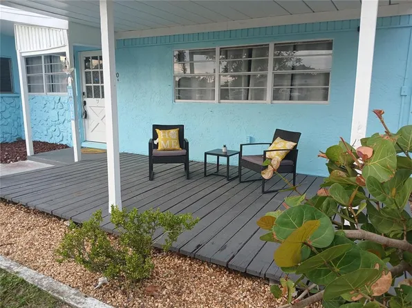 6520 Clemson St, Bradenton, FL 34207