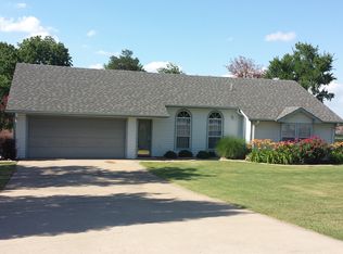 206 Foothills Dr, Poteau, OK 74953