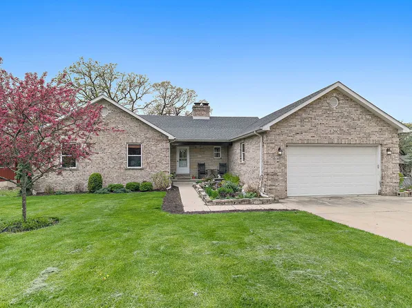 260 Easy St, Somonauk, IL 60552