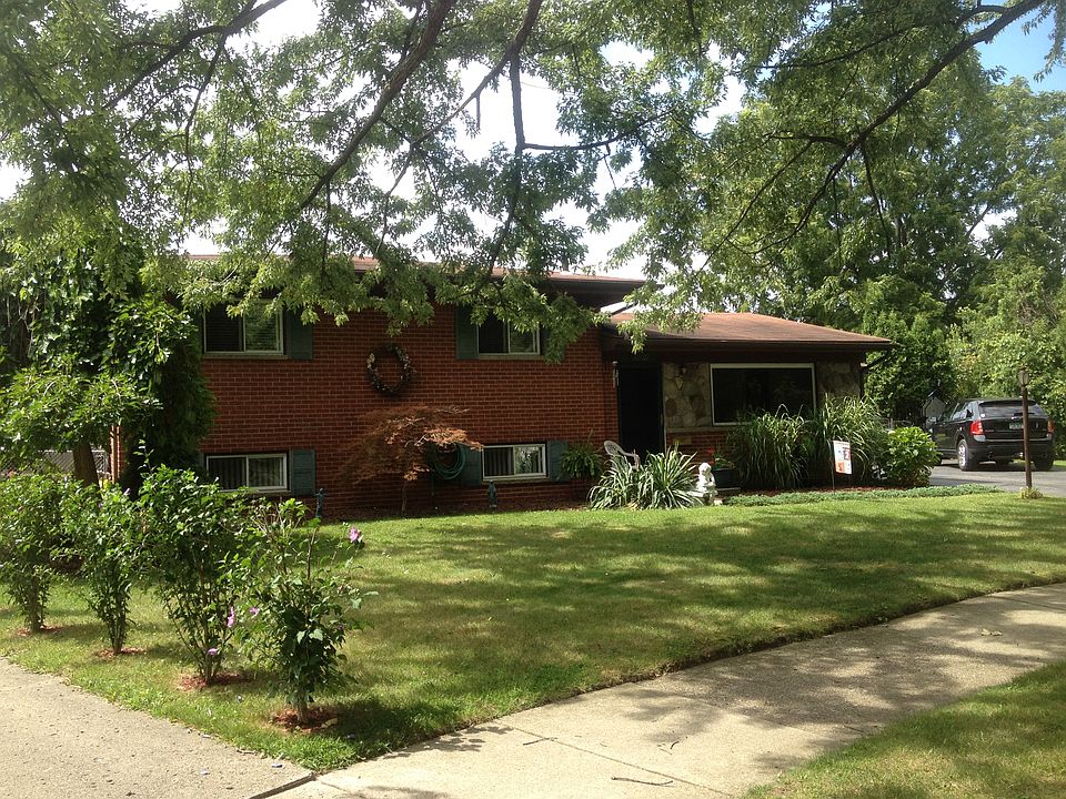 1st image of 32607 Winona St