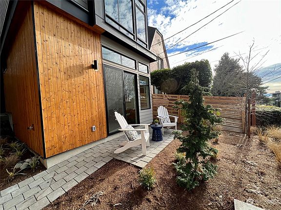 3rd image of 3008 14th Ave W