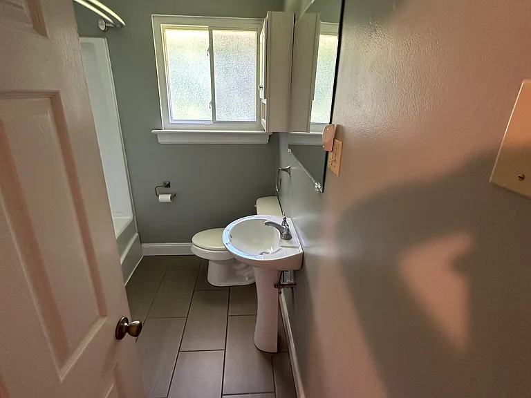 3628 Poplar Dr — Photo 10